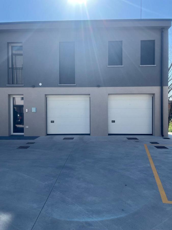 Appartamento "La Terrazza Di Via Roma" Delta Del Po - Private Parking Porto Viro Esterno foto