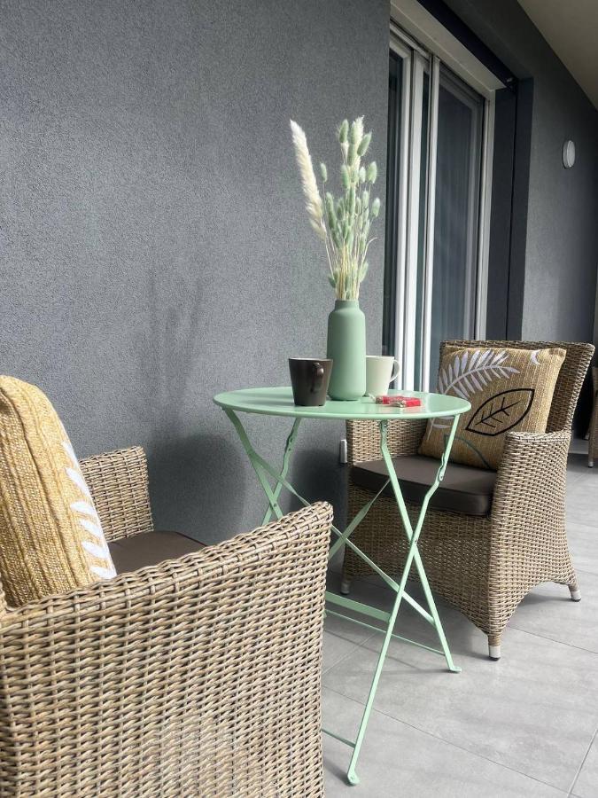 Appartamento "La Terrazza Di Via Roma" Delta Del Po - Private Parking Porto Viro Esterno foto