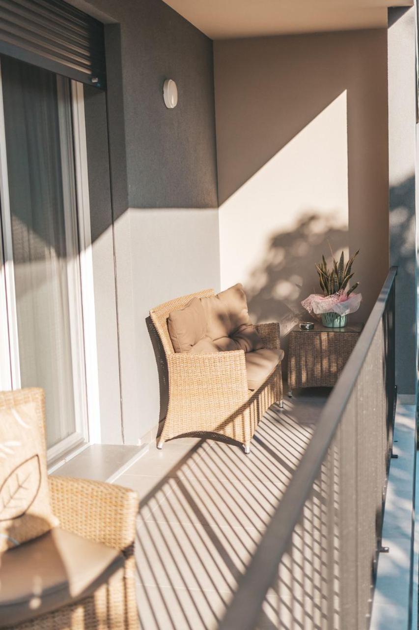 Appartamento "La Terrazza Di Via Roma" Delta Del Po - Private Parking Porto Viro Esterno foto