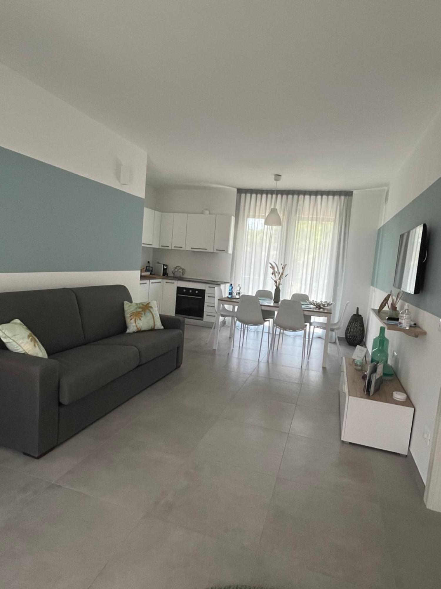 Appartamento "La Terrazza Di Via Roma" Delta Del Po - Private Parking Porto Viro Esterno foto